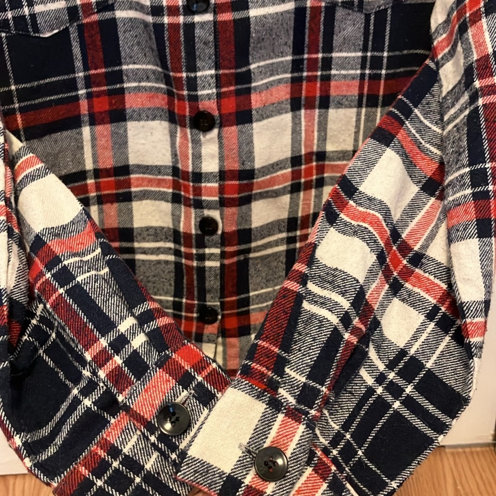🌸  3/$15 Plaid button down sweater - Picture 5 of 9